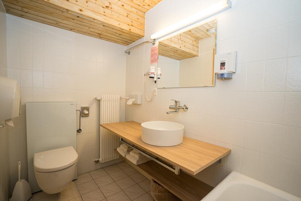 Hotel De Moiry Superieur グリモン 部屋 写真
