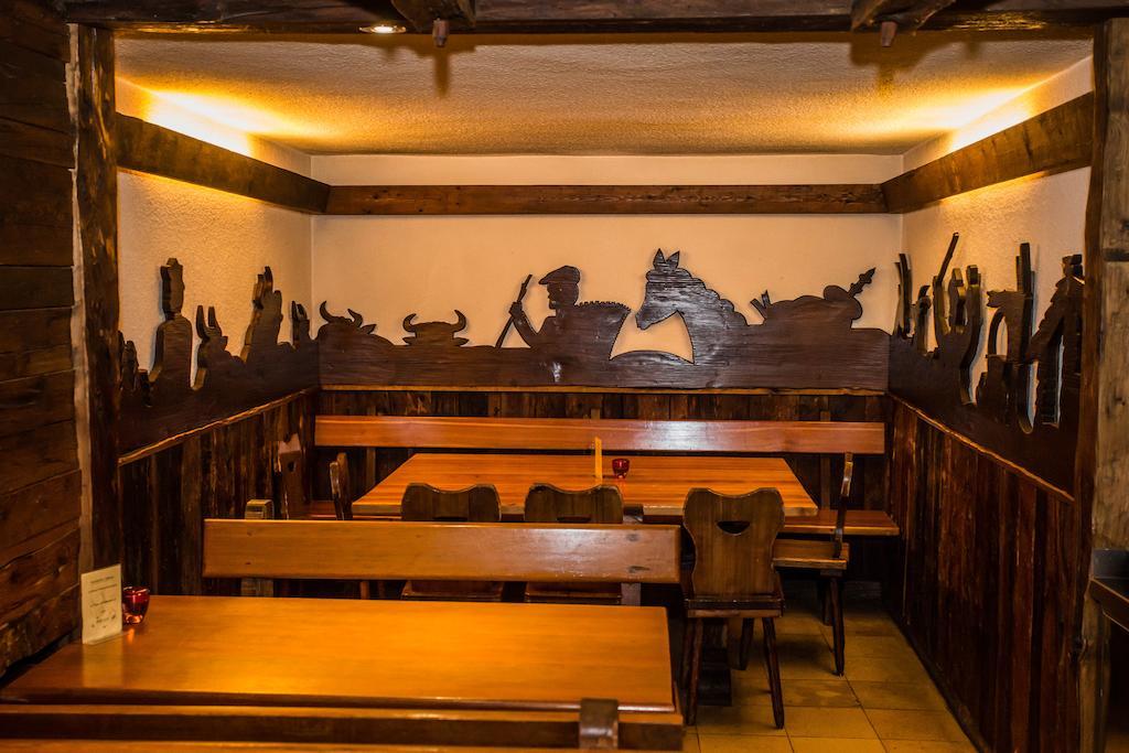 Hotel De Moiry Superieur グリモン エクステリア 写真