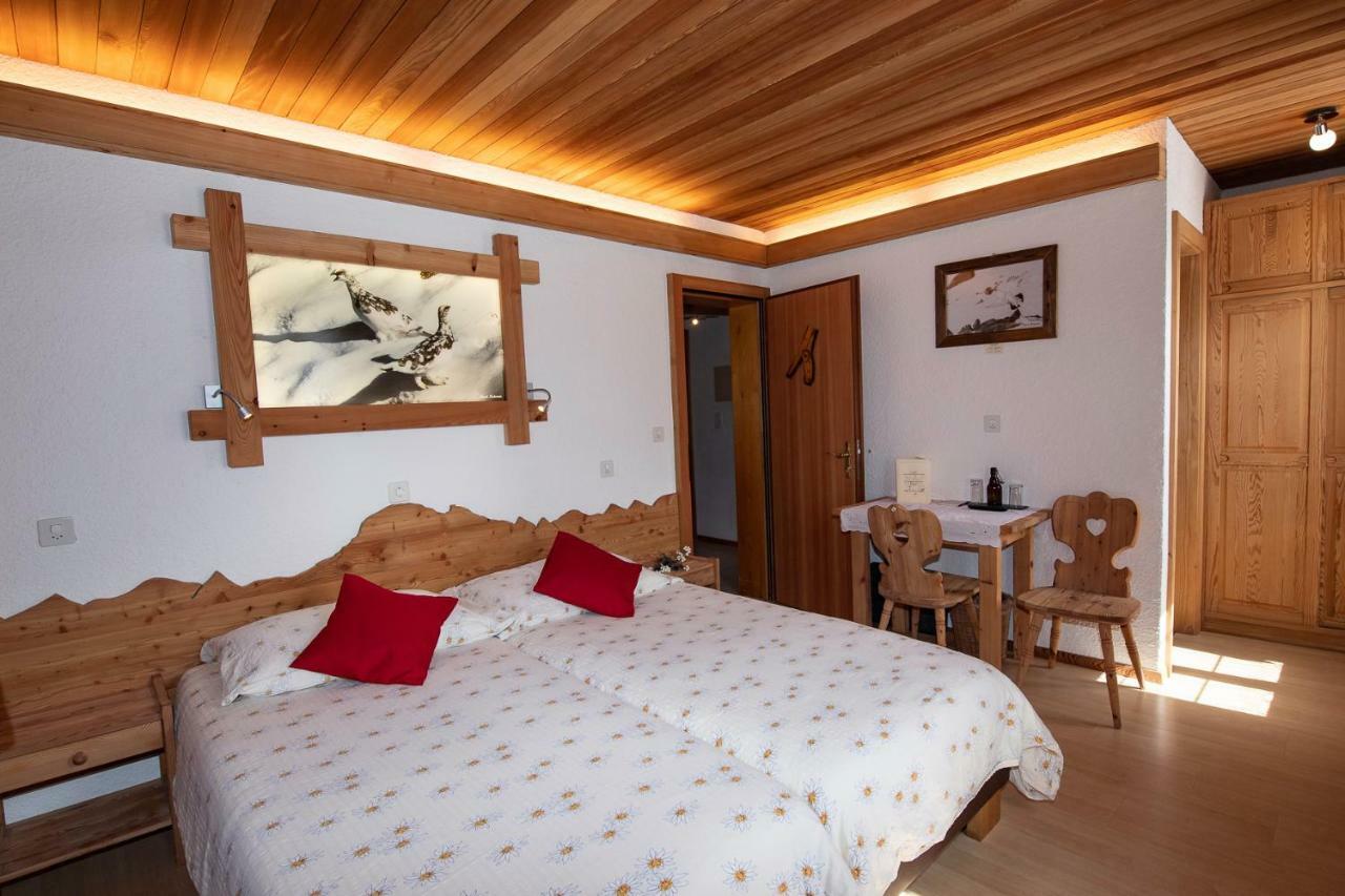 Hotel De Moiry Superieur グリモン エクステリア 写真